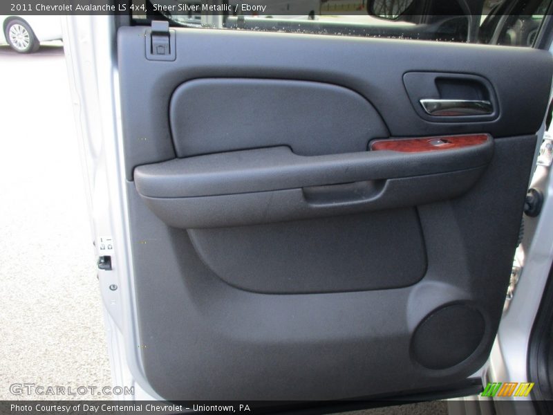 Sheer Silver Metallic / Ebony 2011 Chevrolet Avalanche LS 4x4