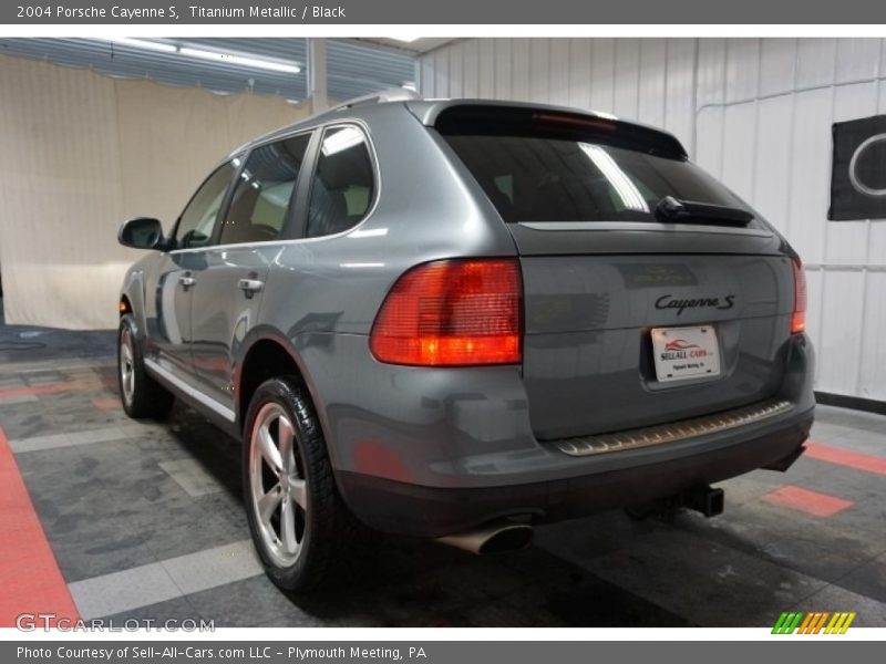 Titanium Metallic / Black 2004 Porsche Cayenne S