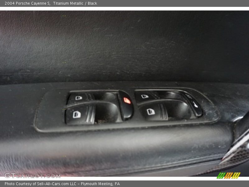 Titanium Metallic / Black 2004 Porsche Cayenne S