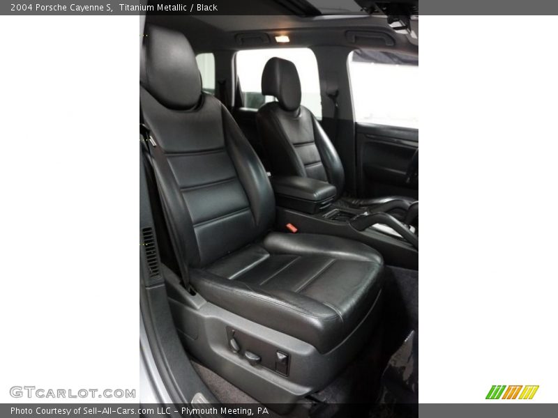 Titanium Metallic / Black 2004 Porsche Cayenne S