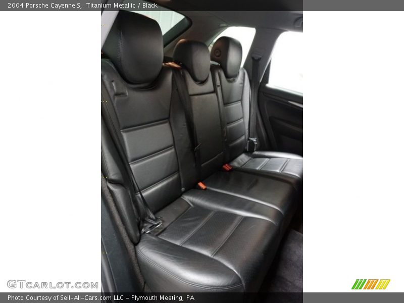 Titanium Metallic / Black 2004 Porsche Cayenne S