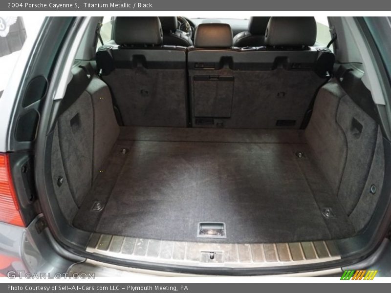Titanium Metallic / Black 2004 Porsche Cayenne S