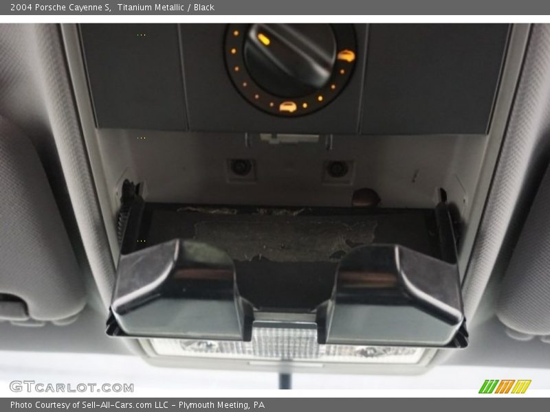 Titanium Metallic / Black 2004 Porsche Cayenne S