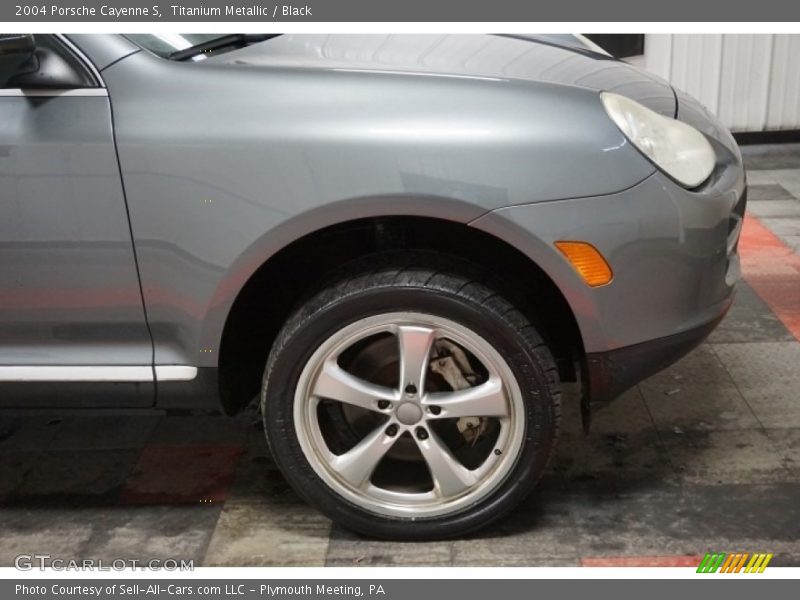 Titanium Metallic / Black 2004 Porsche Cayenne S