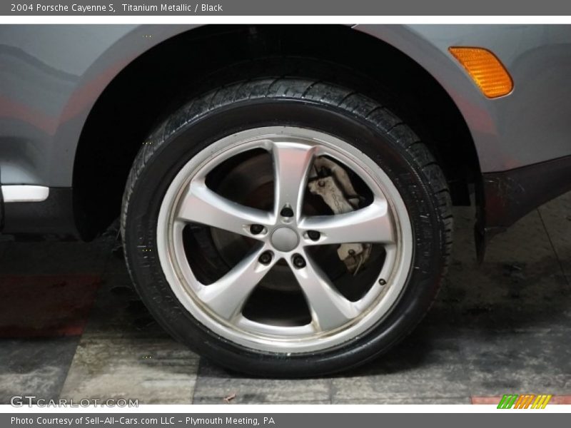 Titanium Metallic / Black 2004 Porsche Cayenne S