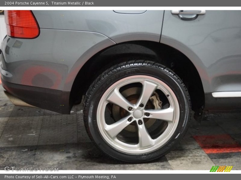 Titanium Metallic / Black 2004 Porsche Cayenne S
