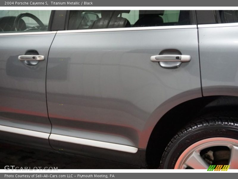 Titanium Metallic / Black 2004 Porsche Cayenne S