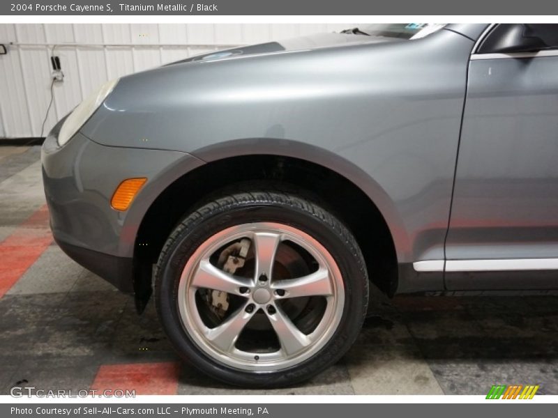 Titanium Metallic / Black 2004 Porsche Cayenne S