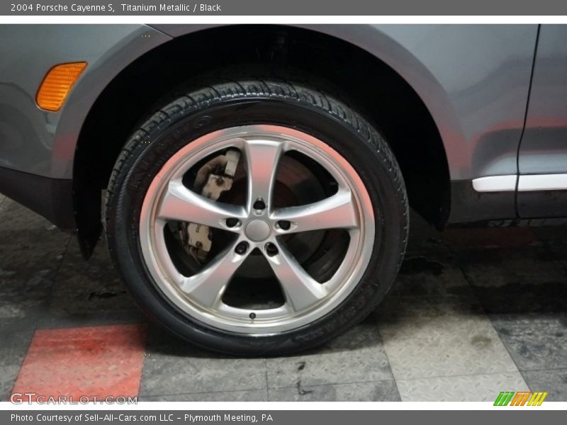 Titanium Metallic / Black 2004 Porsche Cayenne S