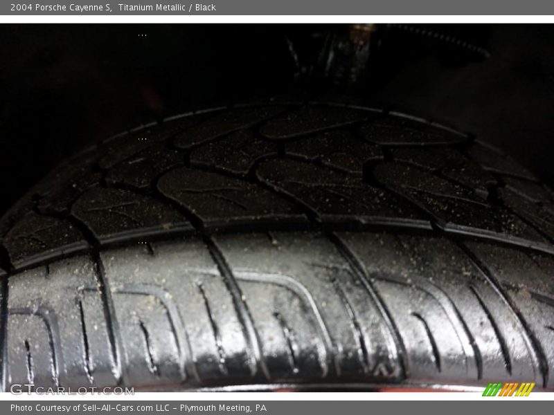 Titanium Metallic / Black 2004 Porsche Cayenne S