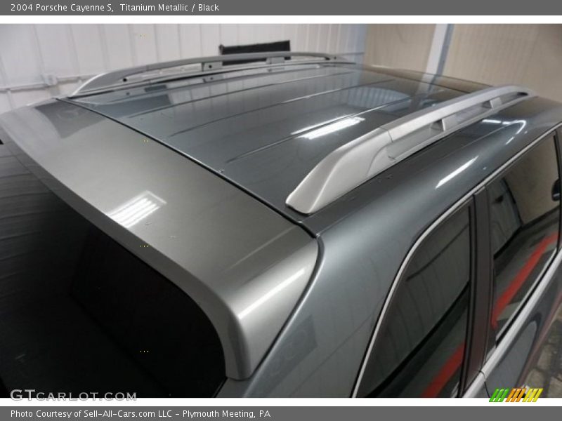 Titanium Metallic / Black 2004 Porsche Cayenne S