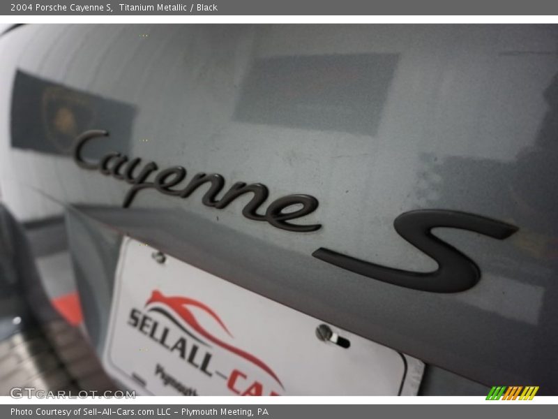 Titanium Metallic / Black 2004 Porsche Cayenne S