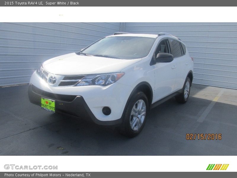 Super White / Black 2015 Toyota RAV4 LE