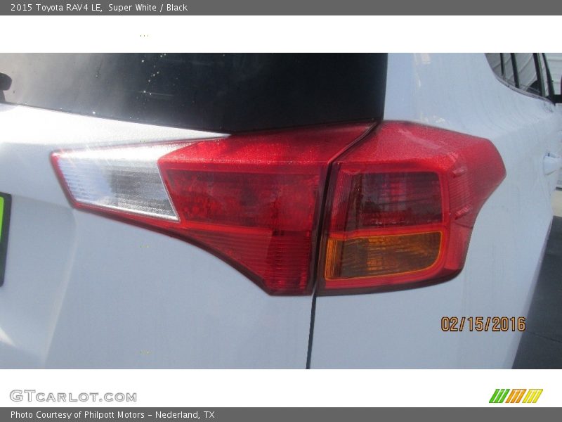 Super White / Black 2015 Toyota RAV4 LE