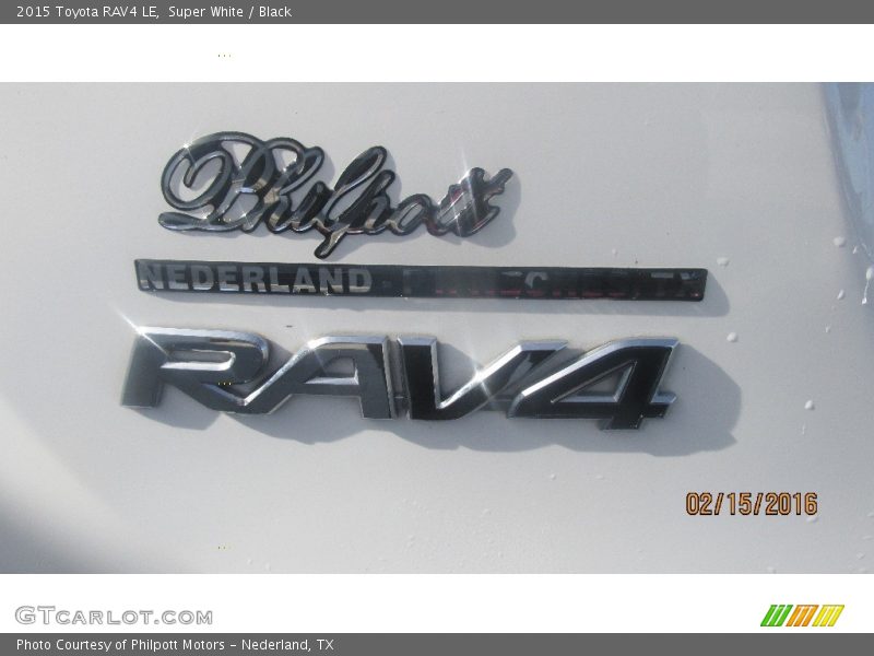 Super White / Black 2015 Toyota RAV4 LE