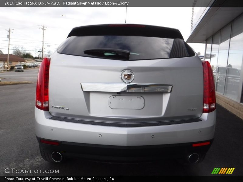 Radiant Silver Metallic / Ebony/Ebony 2016 Cadillac SRX Luxury AWD