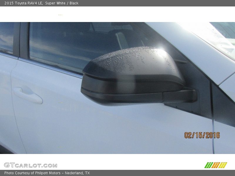 Super White / Black 2015 Toyota RAV4 LE