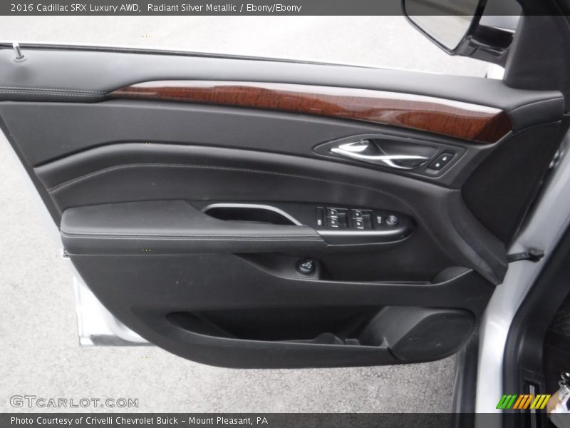 Radiant Silver Metallic / Ebony/Ebony 2016 Cadillac SRX Luxury AWD