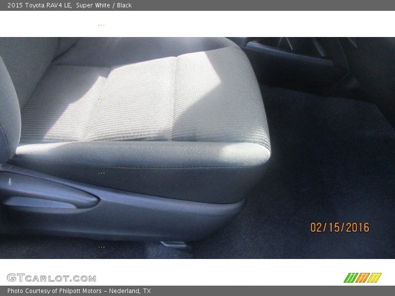 Super White / Black 2015 Toyota RAV4 LE