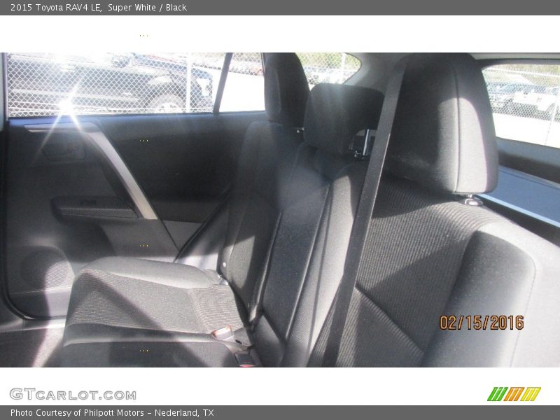 Super White / Black 2015 Toyota RAV4 LE