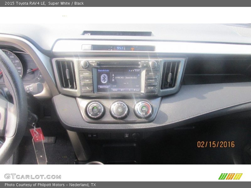 Super White / Black 2015 Toyota RAV4 LE