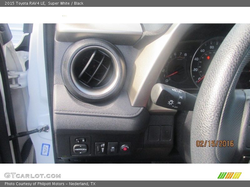 Super White / Black 2015 Toyota RAV4 LE