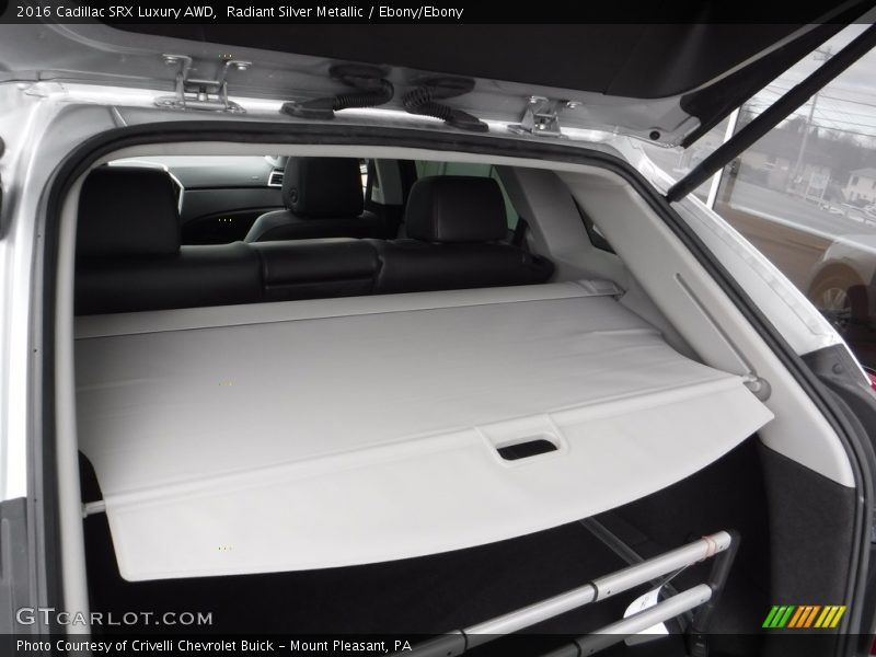 Radiant Silver Metallic / Ebony/Ebony 2016 Cadillac SRX Luxury AWD