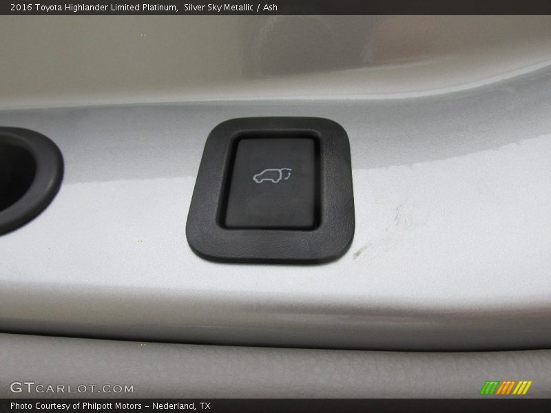 Silver Sky Metallic / Ash 2016 Toyota Highlander Limited Platinum