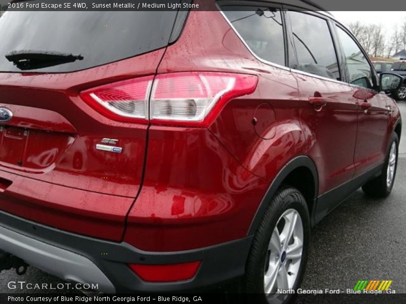 Sunset Metallic / Medium Light Stone 2016 Ford Escape SE 4WD