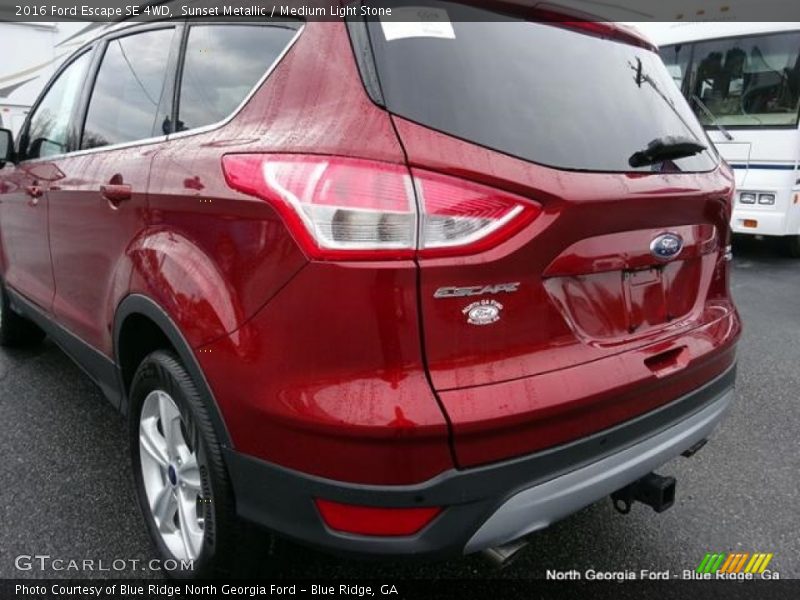 Sunset Metallic / Medium Light Stone 2016 Ford Escape SE 4WD