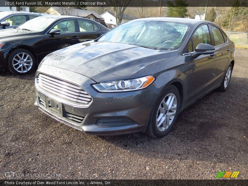 Magnetic Metallic / Charcoal Black 2016 Ford Fusion SE