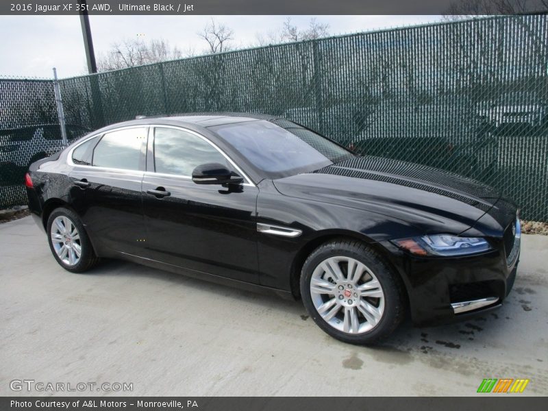 Front 3/4 View of 2016 XF 35t AWD