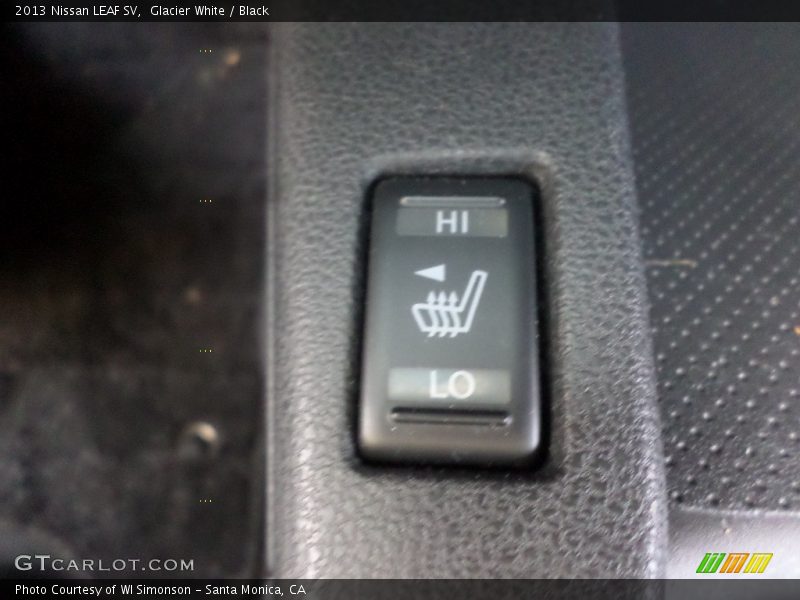 Glacier White / Black 2013 Nissan LEAF SV