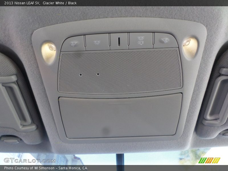 Glacier White / Black 2013 Nissan LEAF SV