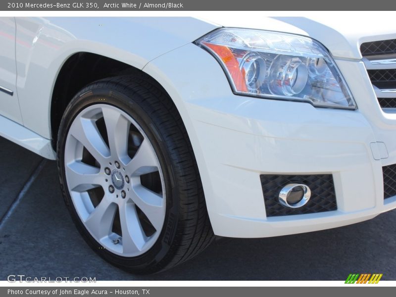 Arctic White / Almond/Black 2010 Mercedes-Benz GLK 350