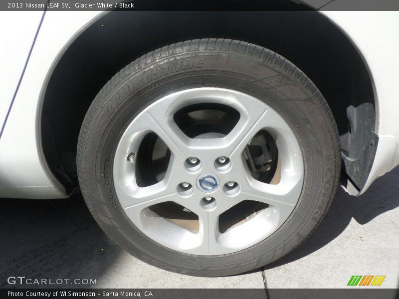Glacier White / Black 2013 Nissan LEAF SV