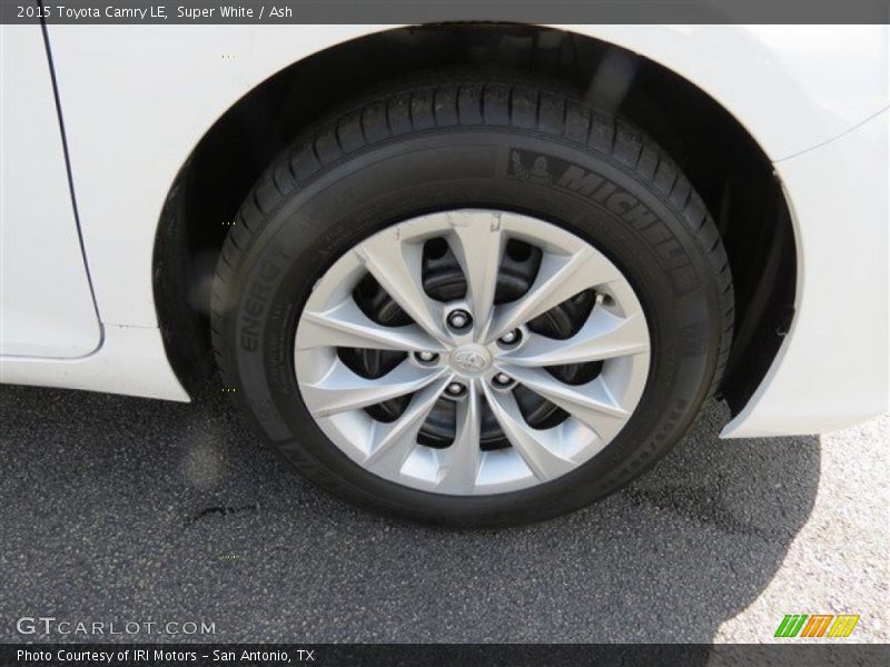 Super White / Ash 2015 Toyota Camry LE
