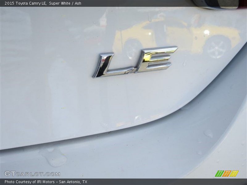 Super White / Ash 2015 Toyota Camry LE