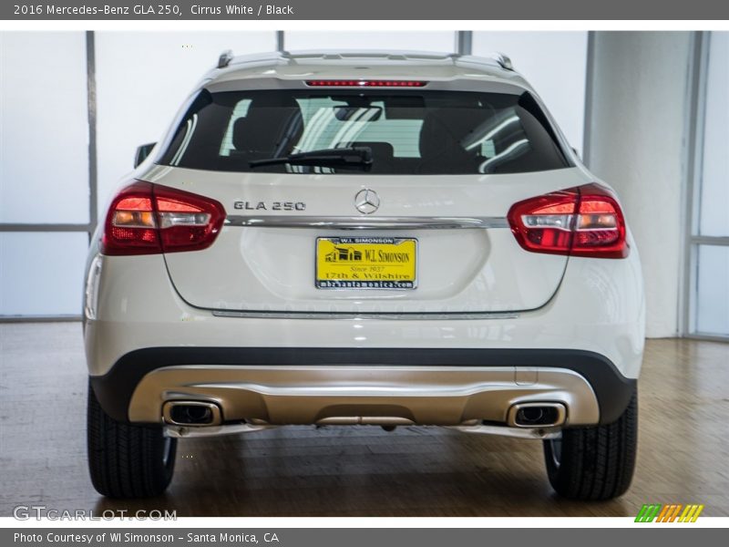 Cirrus White / Black 2016 Mercedes-Benz GLA 250