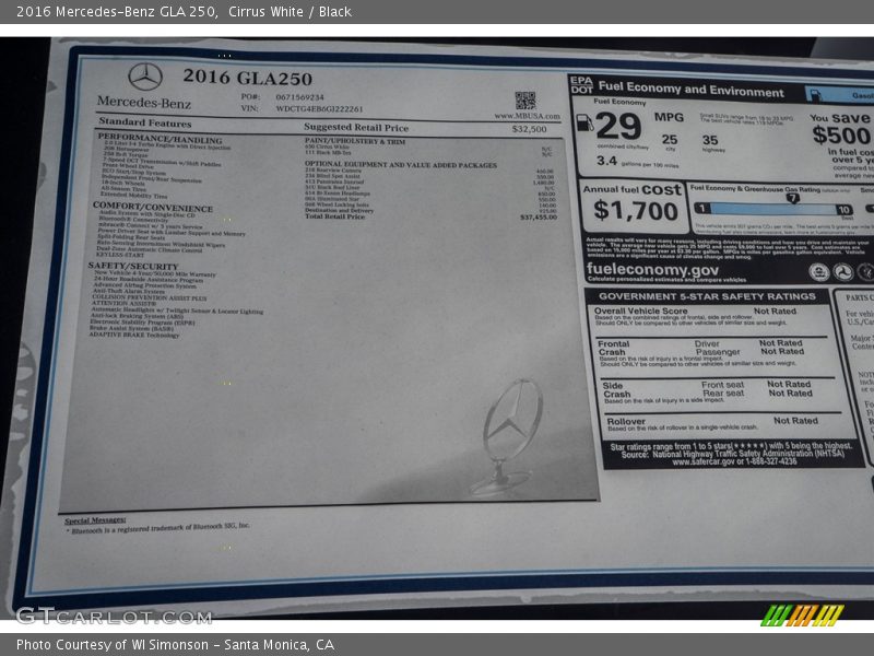 Cirrus White / Black 2016 Mercedes-Benz GLA 250