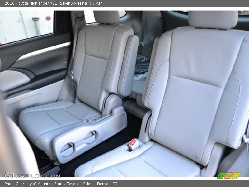 Silver Sky Metallic / Ash 2016 Toyota Highlander XLE