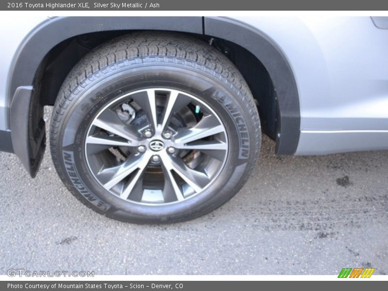 Silver Sky Metallic / Ash 2016 Toyota Highlander XLE