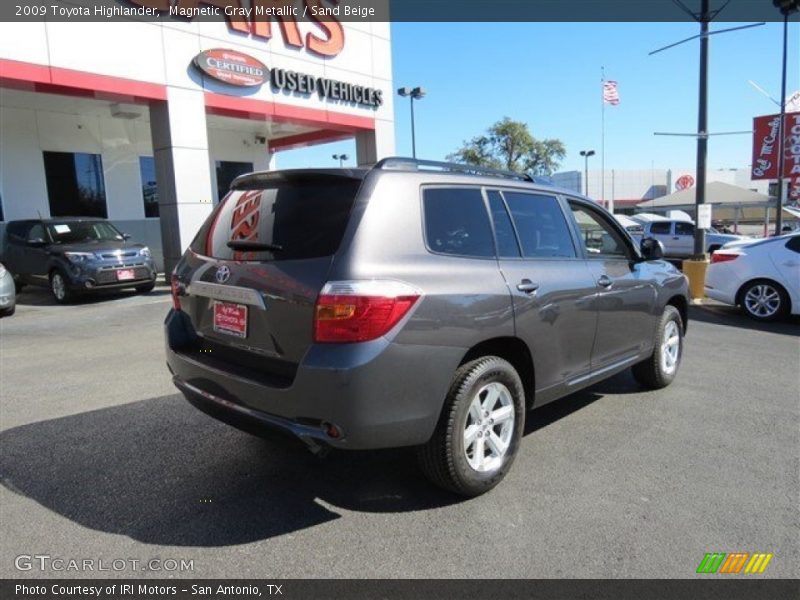 Magnetic Gray Metallic / Sand Beige 2009 Toyota Highlander