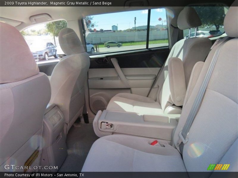 Magnetic Gray Metallic / Sand Beige 2009 Toyota Highlander