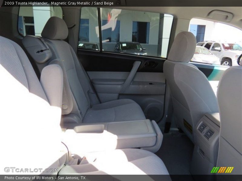 Magnetic Gray Metallic / Sand Beige 2009 Toyota Highlander