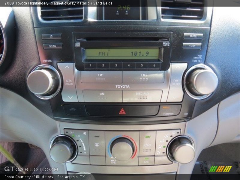 Magnetic Gray Metallic / Sand Beige 2009 Toyota Highlander