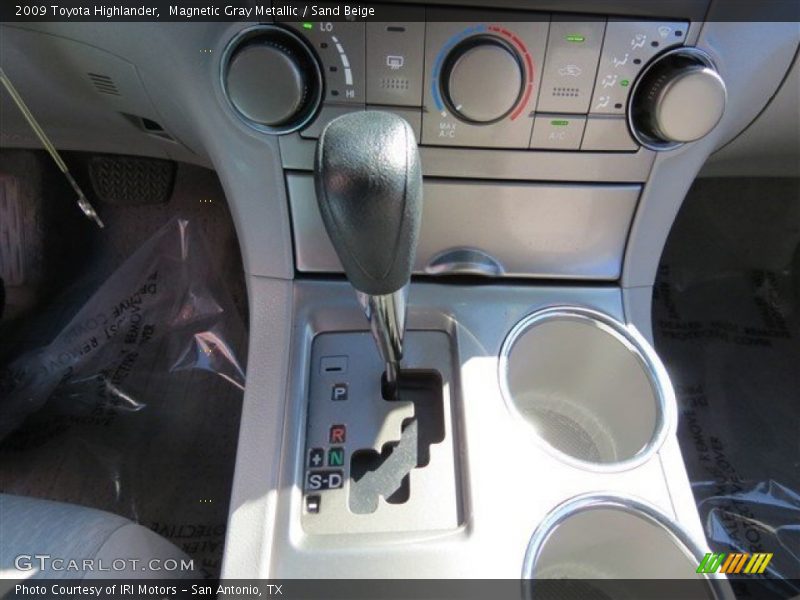 Magnetic Gray Metallic / Sand Beige 2009 Toyota Highlander