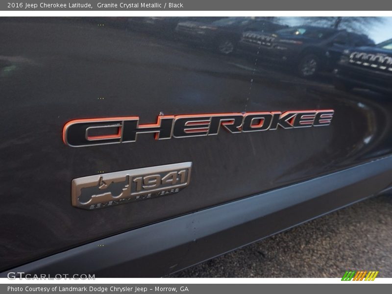 Granite Crystal Metallic / Black 2016 Jeep Cherokee Latitude
