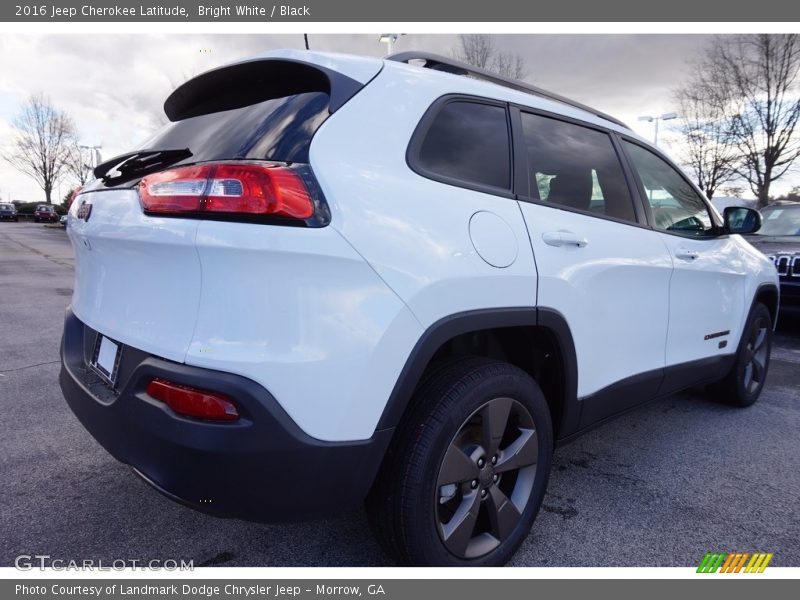 Bright White / Black 2016 Jeep Cherokee Latitude