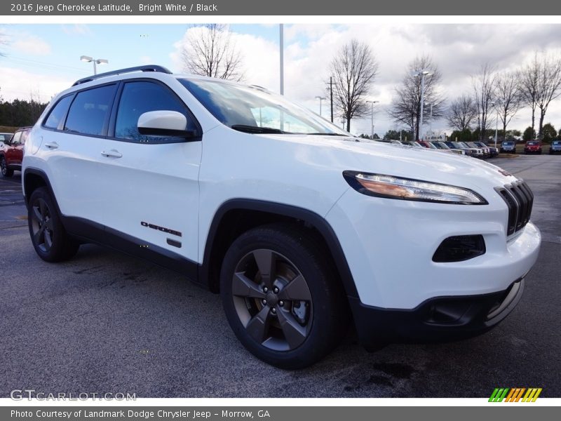 Bright White / Black 2016 Jeep Cherokee Latitude